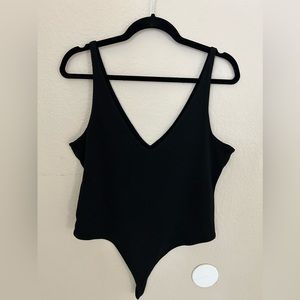 LEITH double V sleeveless thong bodysuit - size Large